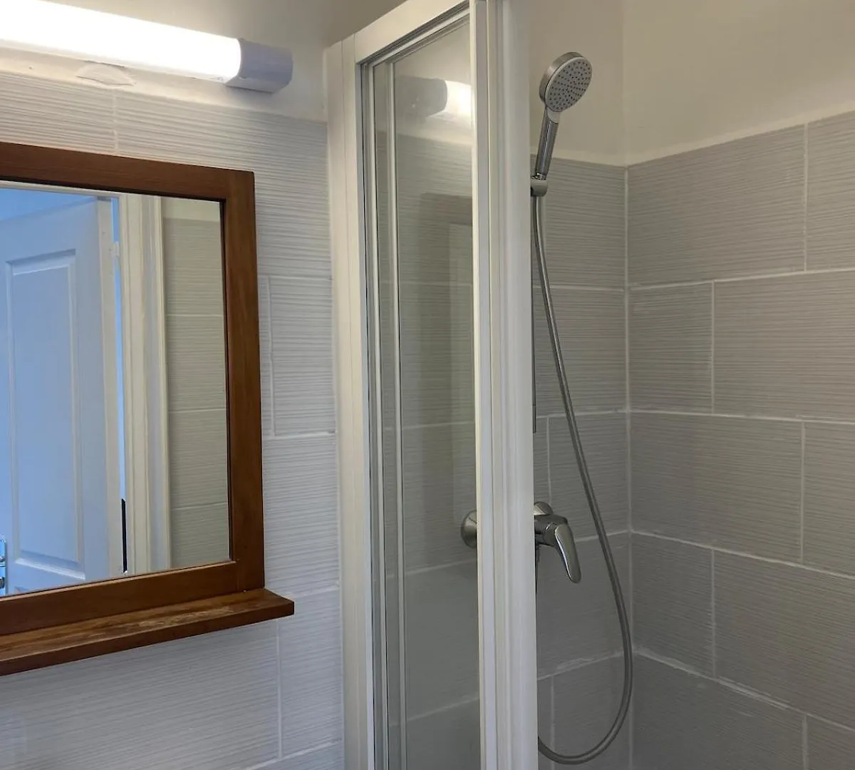 Charming Studio In A Good Location Vallauris Apartment